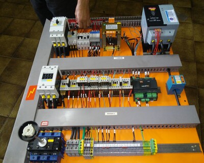 Automação de Linha de Produção Industrial