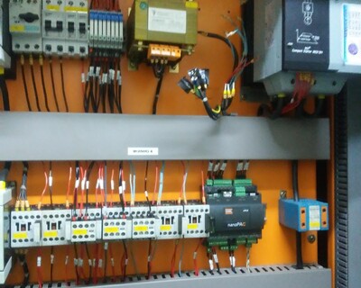 Automação de Linha de Produção Industrial